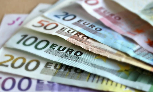 ΕΦΑΠΑΞ: «Ψαλίδια» έως 22,3% – Αυτά είναι τα ποσά των νέων περικοπών